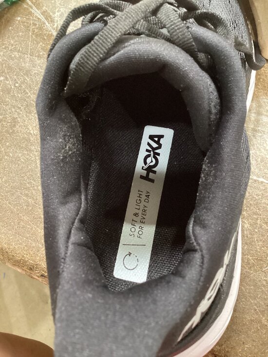 Athletic_Shoes